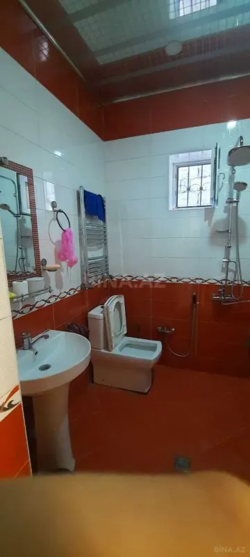 Satılır 4 otaqlı həyət evi 200 m²