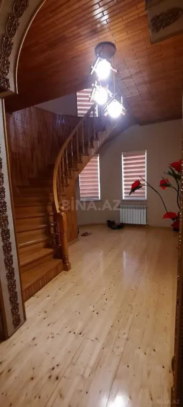 Satılır 4 otaqlı həyət evi 200 m²