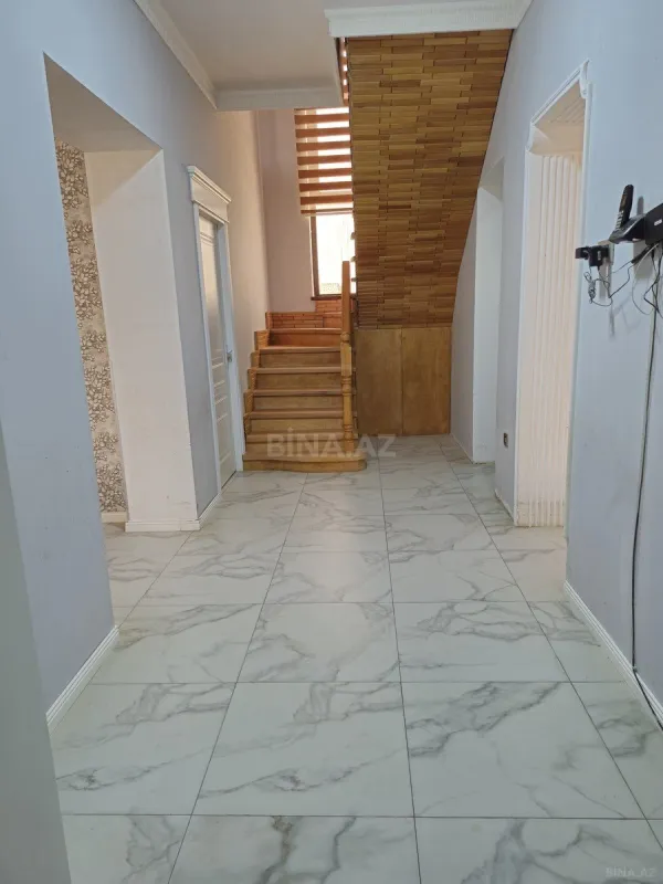 Satılır 6 otaqlı həyət evi 180 m²