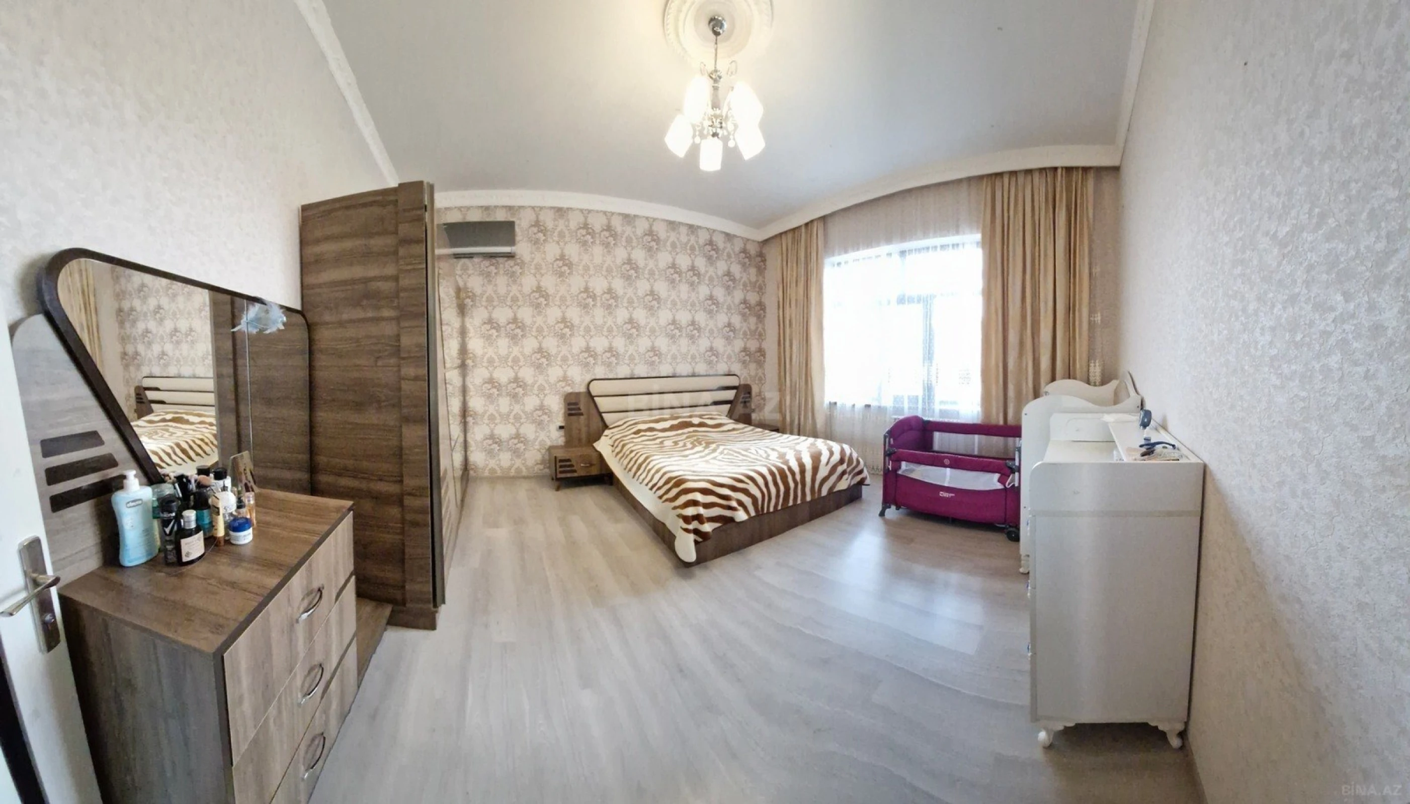Satılır 6 otaqlı həyət evi 180 m²