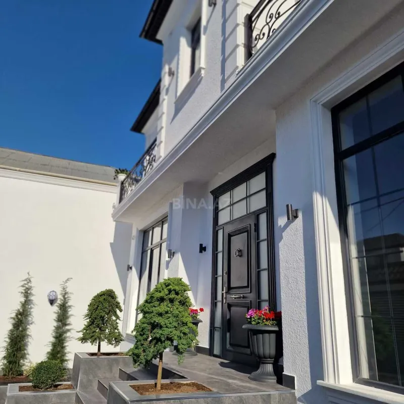 Satılır 7 otaqlı həyət evi 450 m²