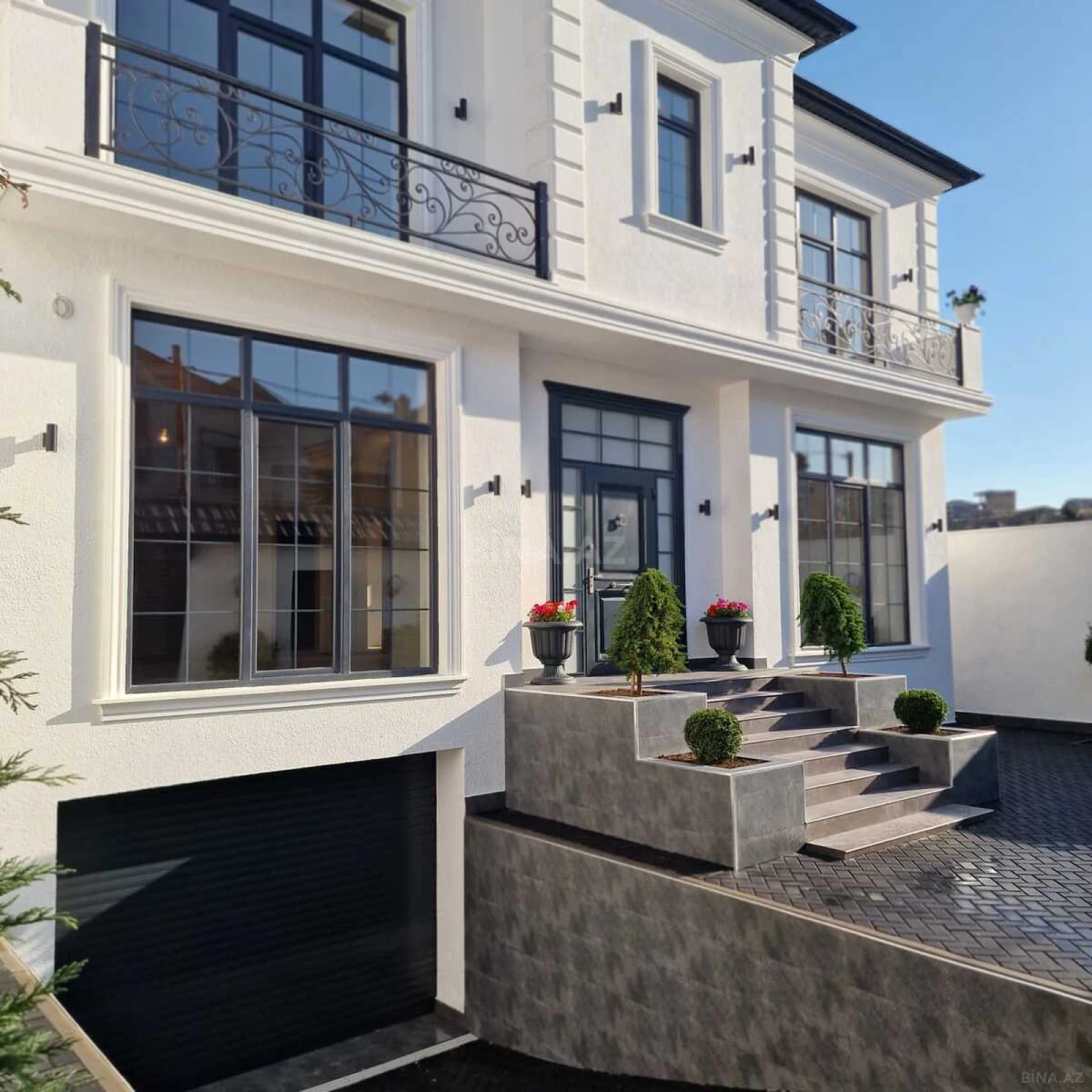 Satılır 7 otaqlı həyət evi 450 m²