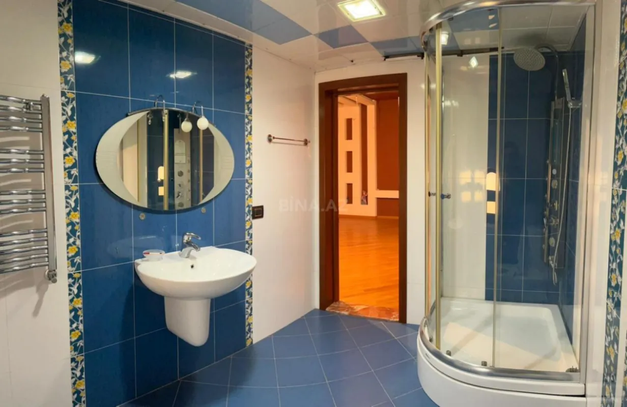 Kirayə verilir 7 otaqlı həyət evi 600 m²