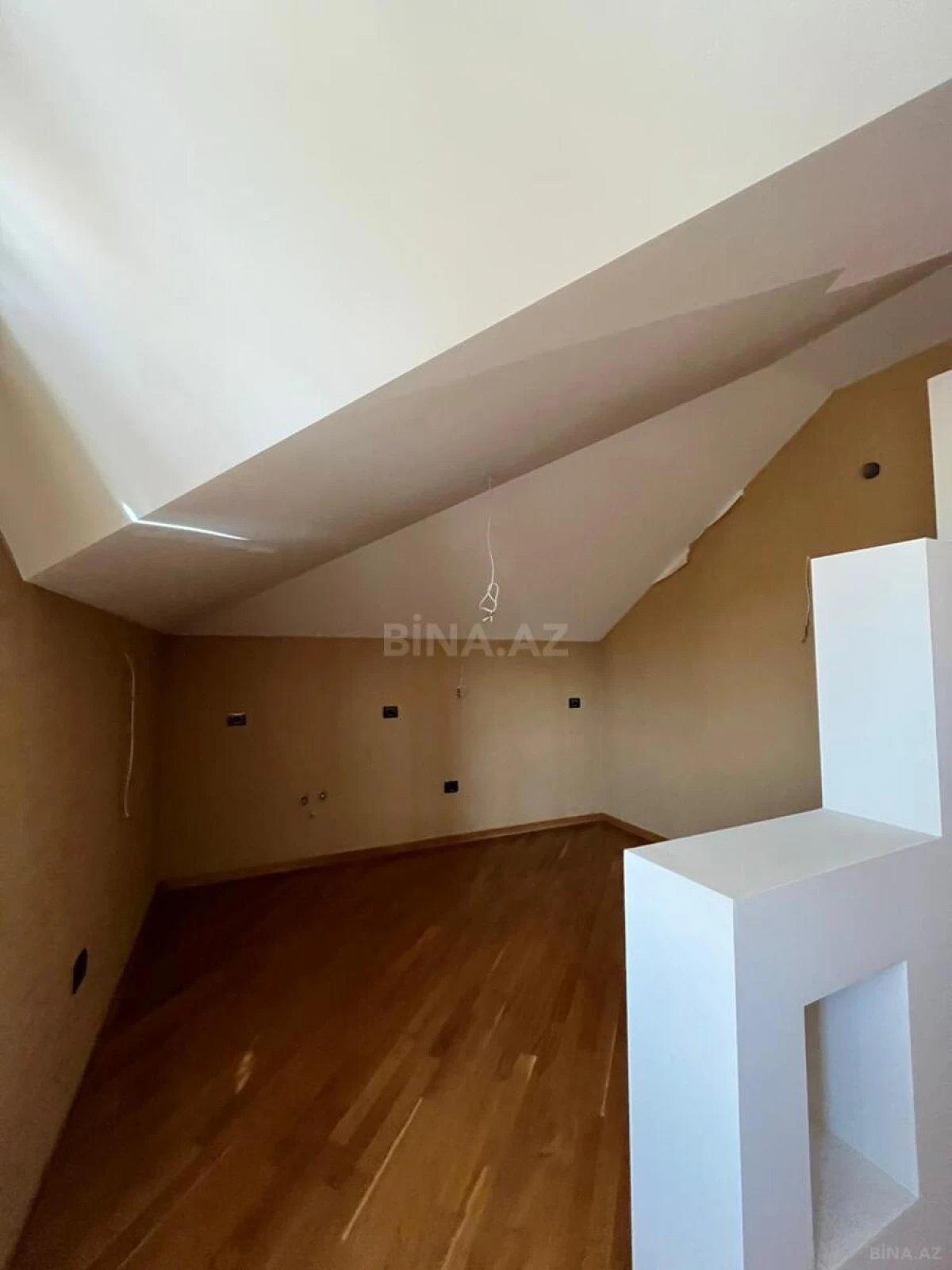 Kirayə verilir 7 otaqlı həyət evi 600 m²