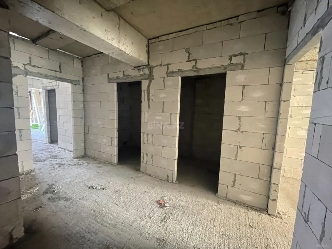 Satılır 3 otaqlı mənzil 141 m²