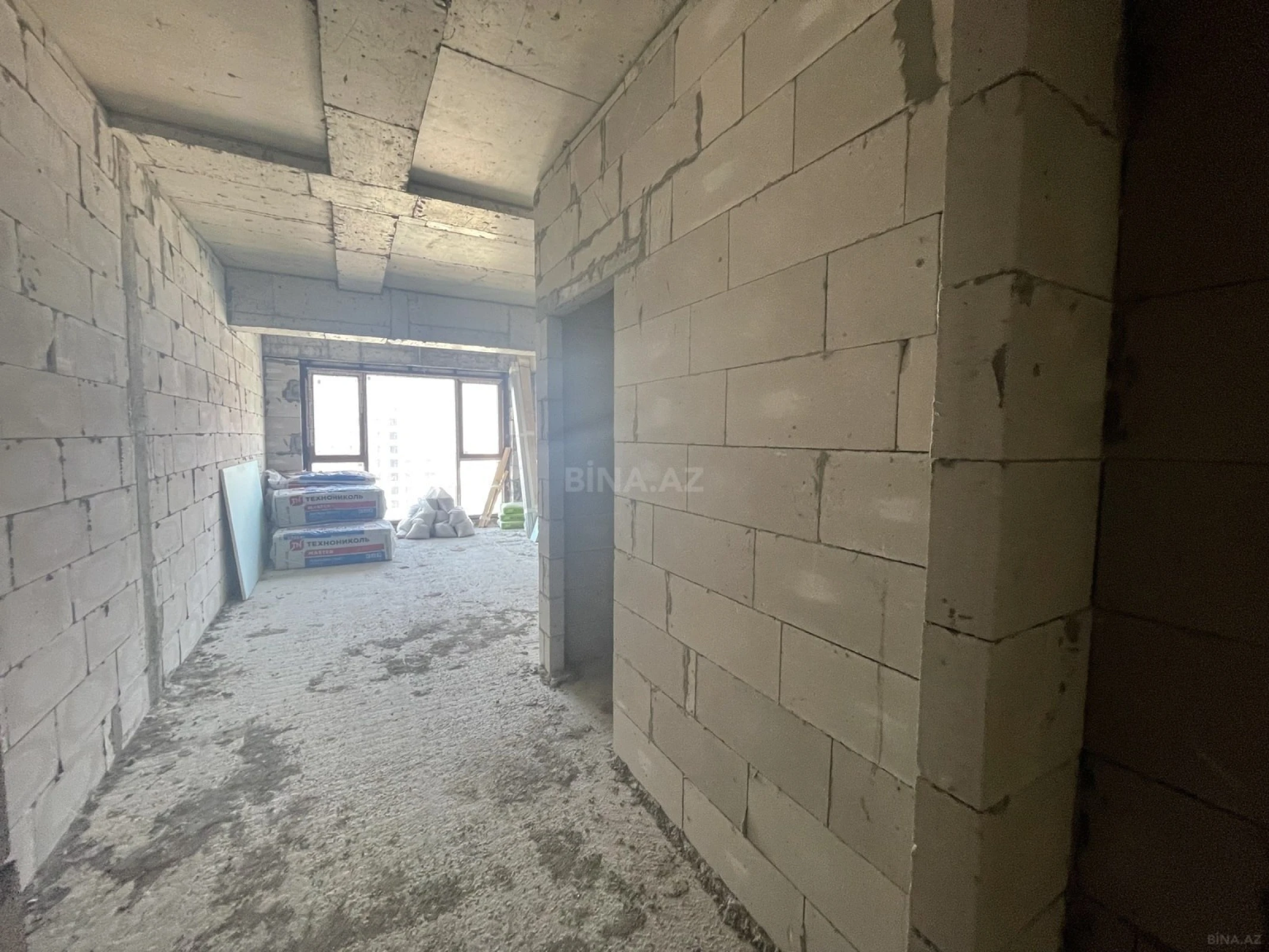 Satılır 3 otaqlı mənzil 141 m²