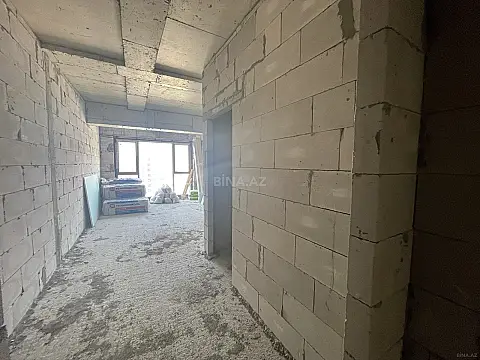 Satılır 3 otaqlı mənzil 141 m²