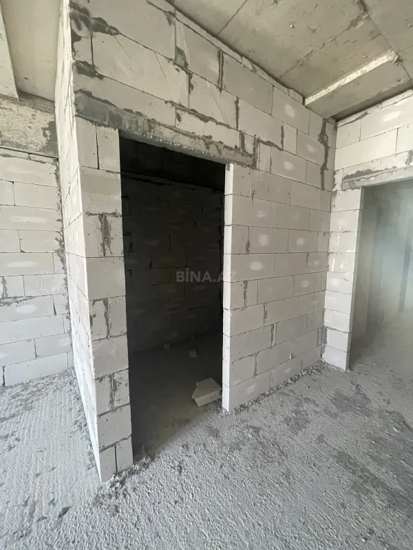 Satılır 3 otaqlı mənzil 141 m²