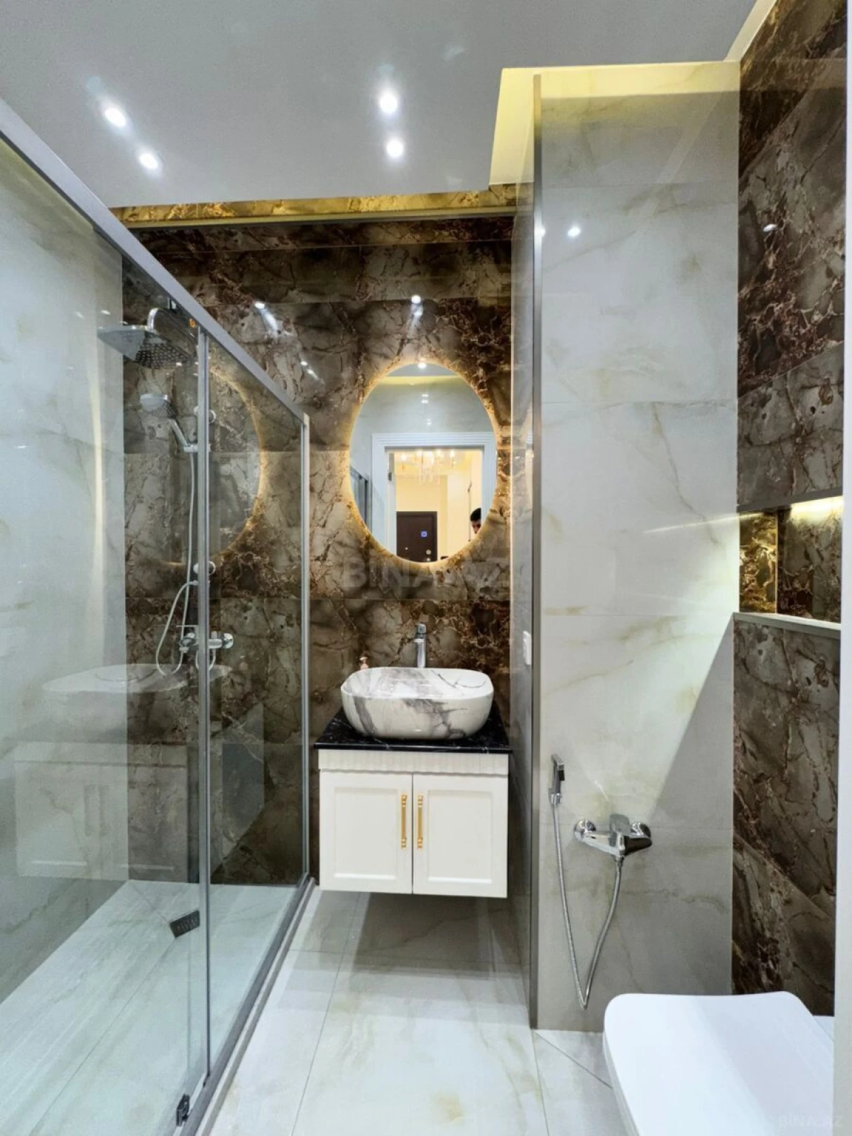 Satılır 3 otaqlı mənzil 99 m²