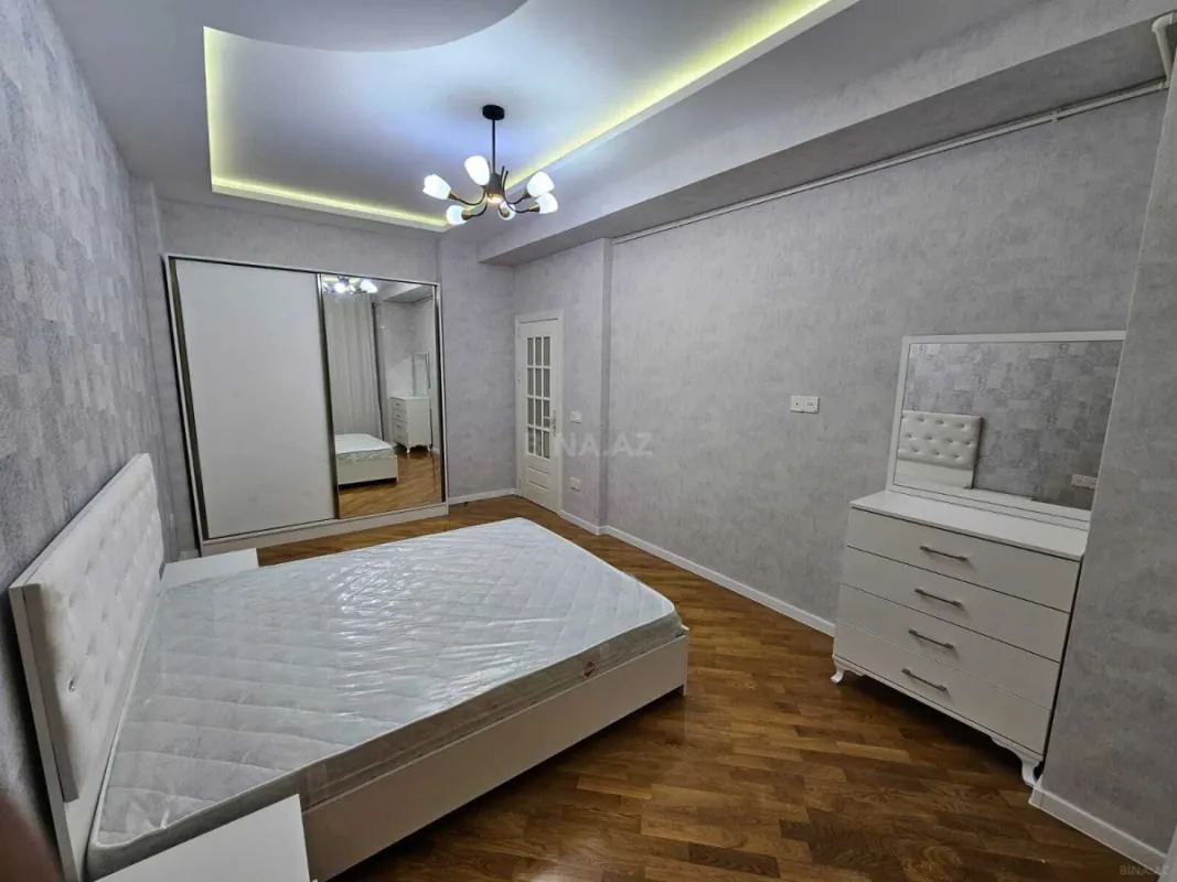 Satılır 2 otaqlı mənzil 72 m²
