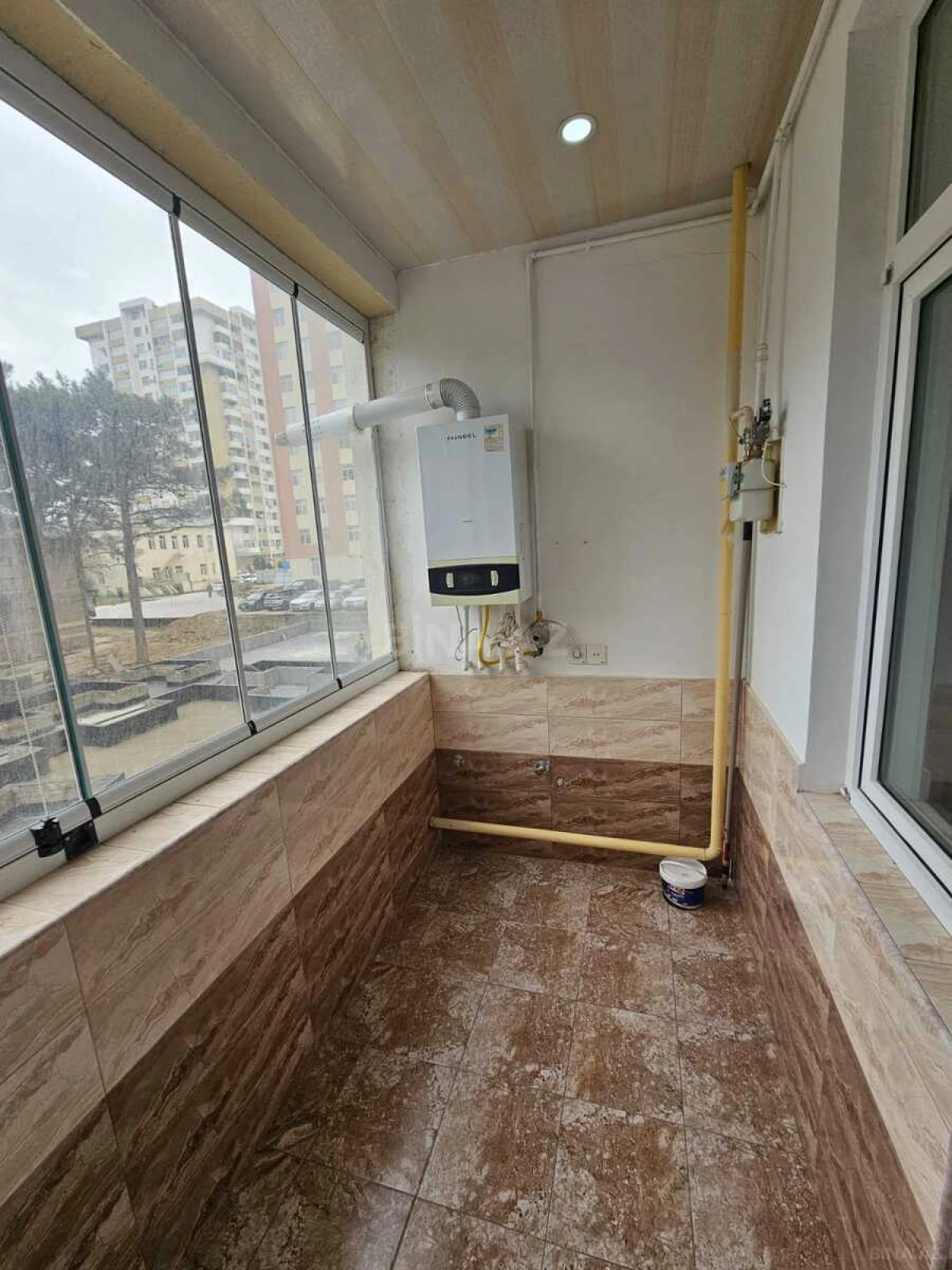 Satılır 2 otaqlı mənzil 72 m²