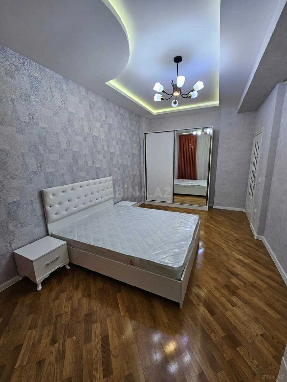 Satılır 2 otaqlı mənzil 72 m²