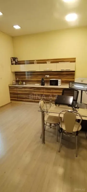 Kirayə verilir 4 otaqlı ofis 300 m²