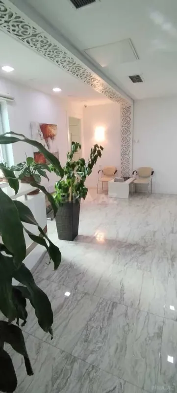 Kirayə verilir 4 otaqlı ofis 300 m²