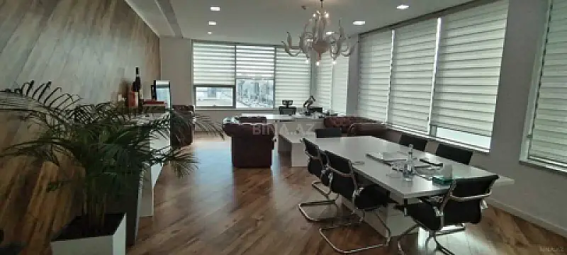 Kirayə verilir 4 otaqlı ofis 300 m²