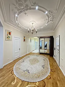 Satılır 4 otaqlı mənzil 223 m² — Bakı, İnşaatçılar 4 otaq 223.00 m²