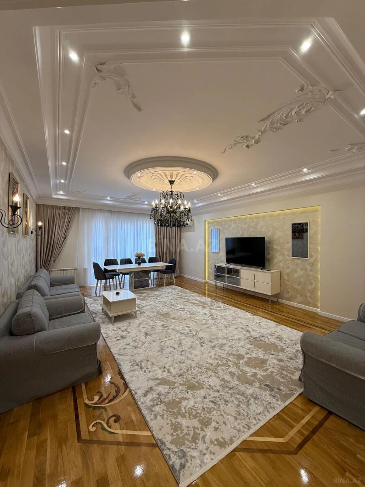 Satılır 4 otaqlı mənzil 223 m²