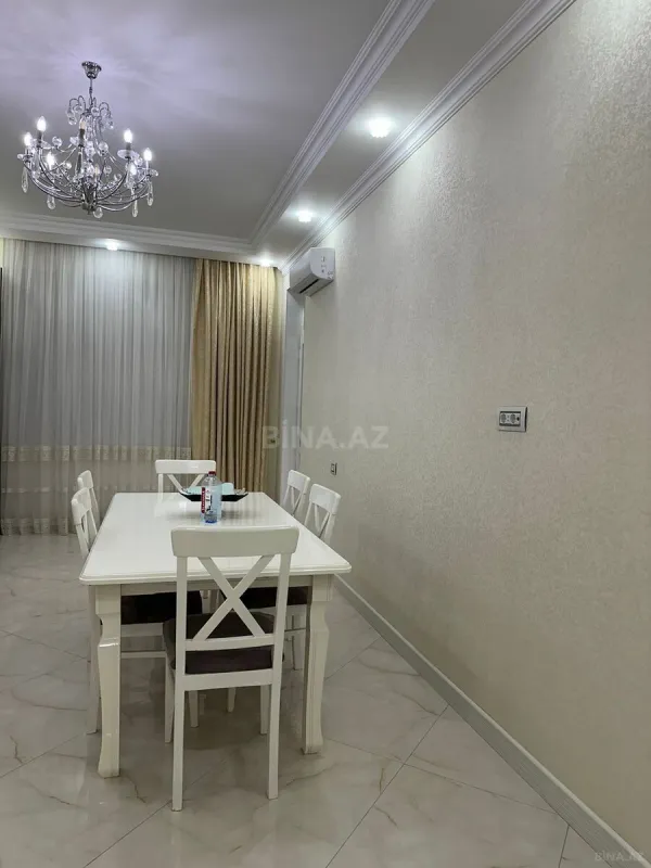 Kirayə verilir 3 otaqlı mənzil 150 m²