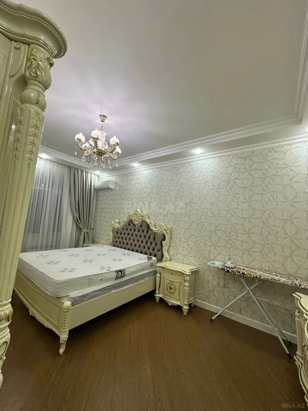 Kirayə verilir 3 otaqlı mənzil 150 m²