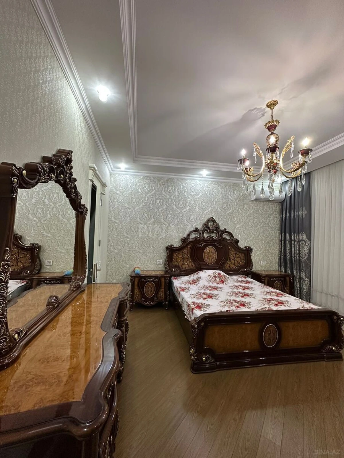 Kirayə verilir 3 otaqlı mənzil 150 m²