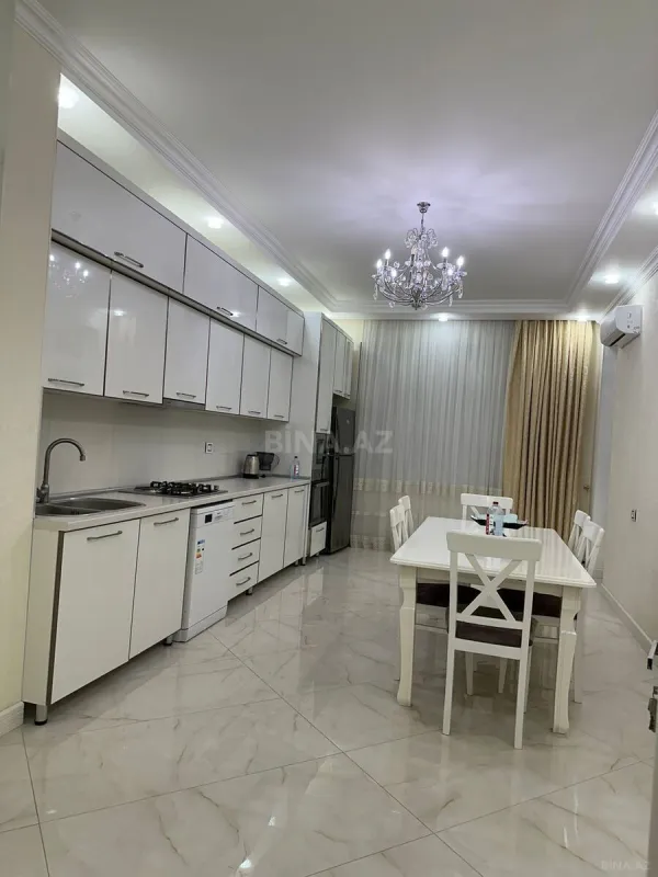 Kirayə verilir 3 otaqlı mənzil 150 m²