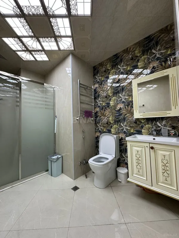 Kirayə verilir 3 otaqlı mənzil 150 m²