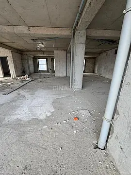 Satılır obyekt 900 m²