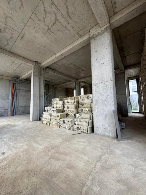 Satılır obyekt 900 m²