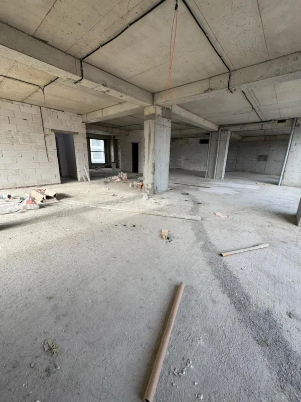 Satılır obyekt 900 m²