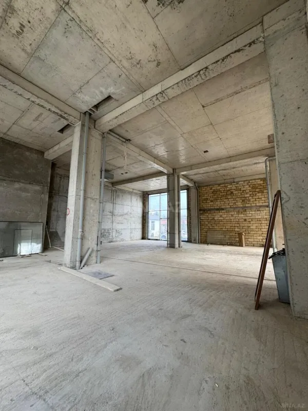 Satılır obyekt 900 m²