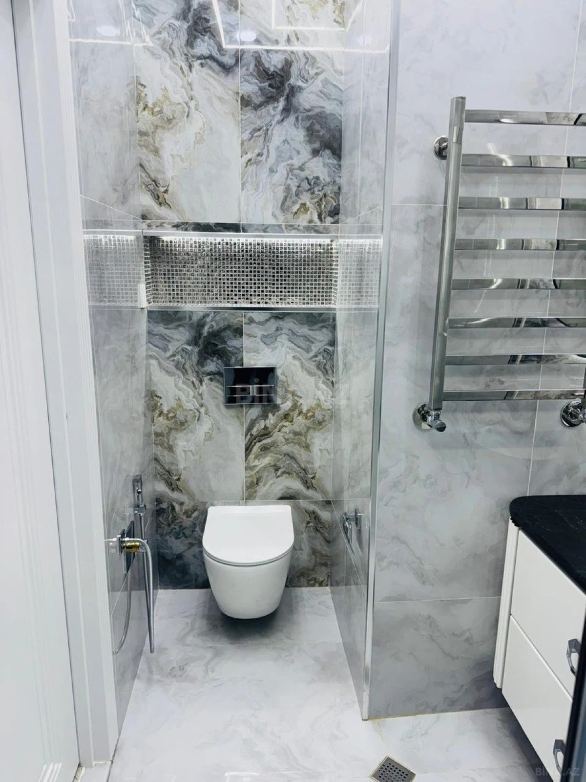 Kirayə verilir 2 otaqlı mənzil 65 m²