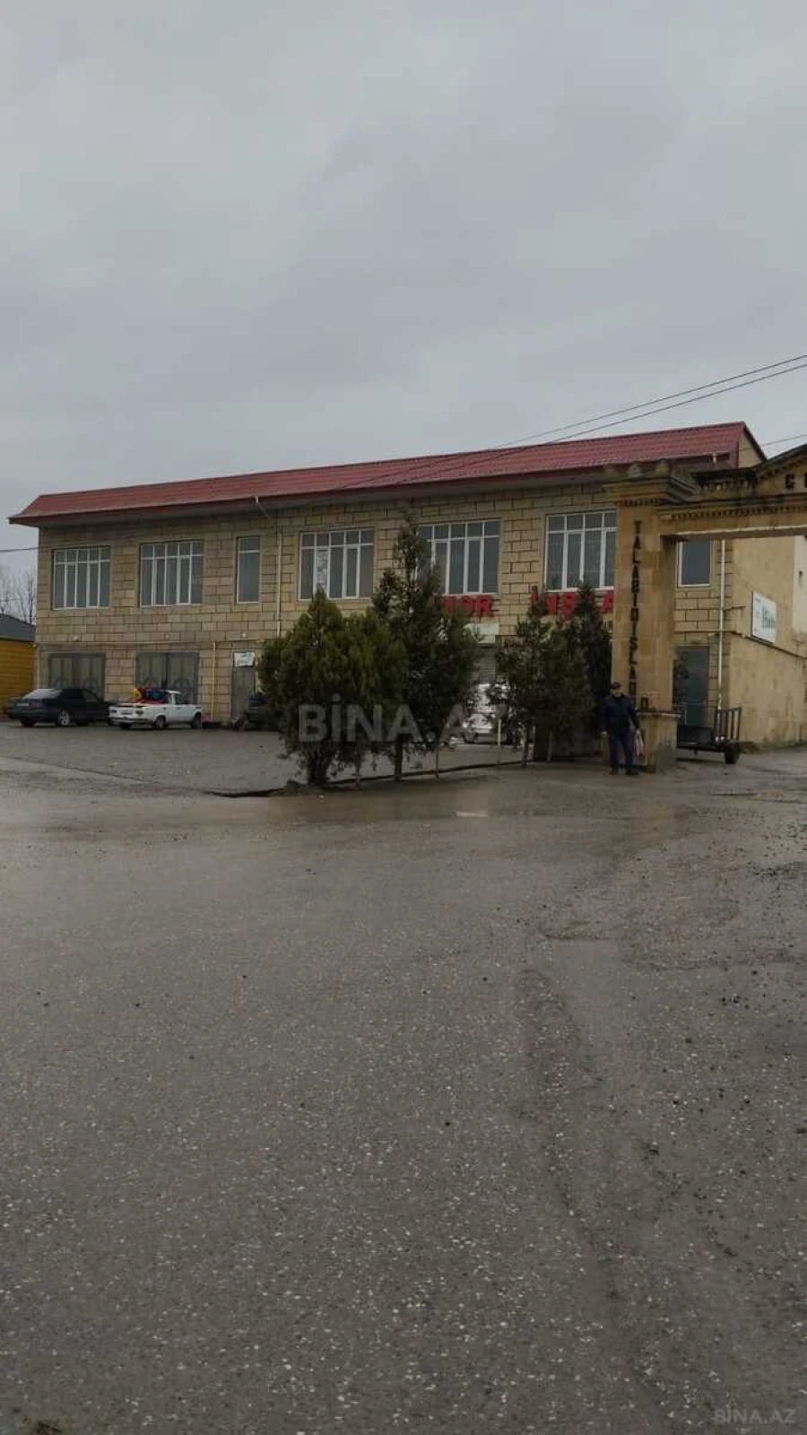 Satılır obyekt 800 m²