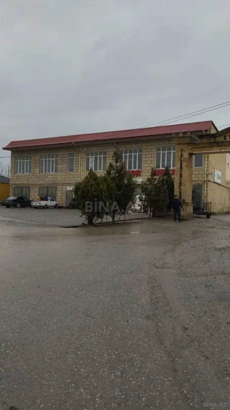 Satılır obyekt 800 m²