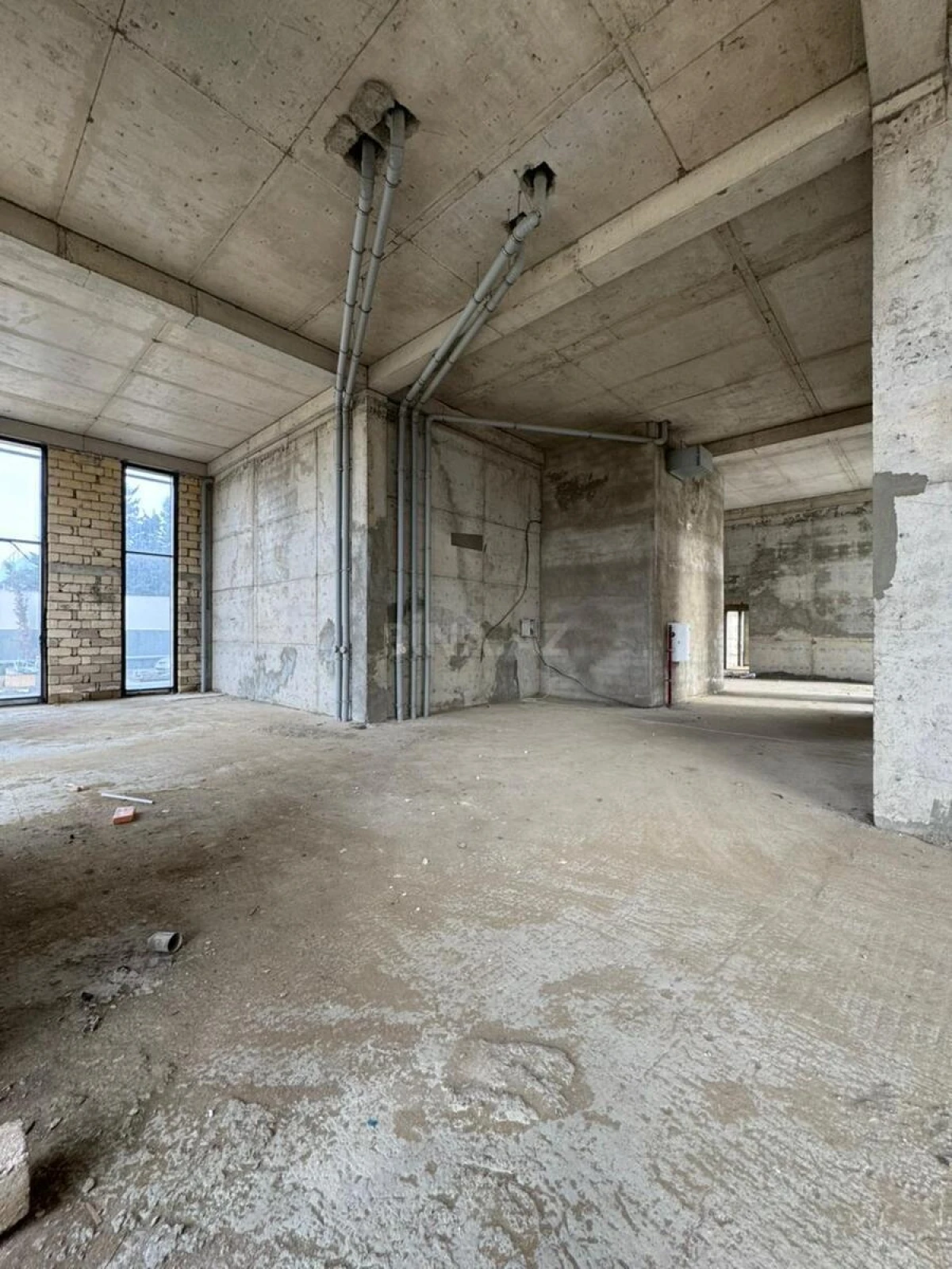 Satılır obyekt 1200 m²