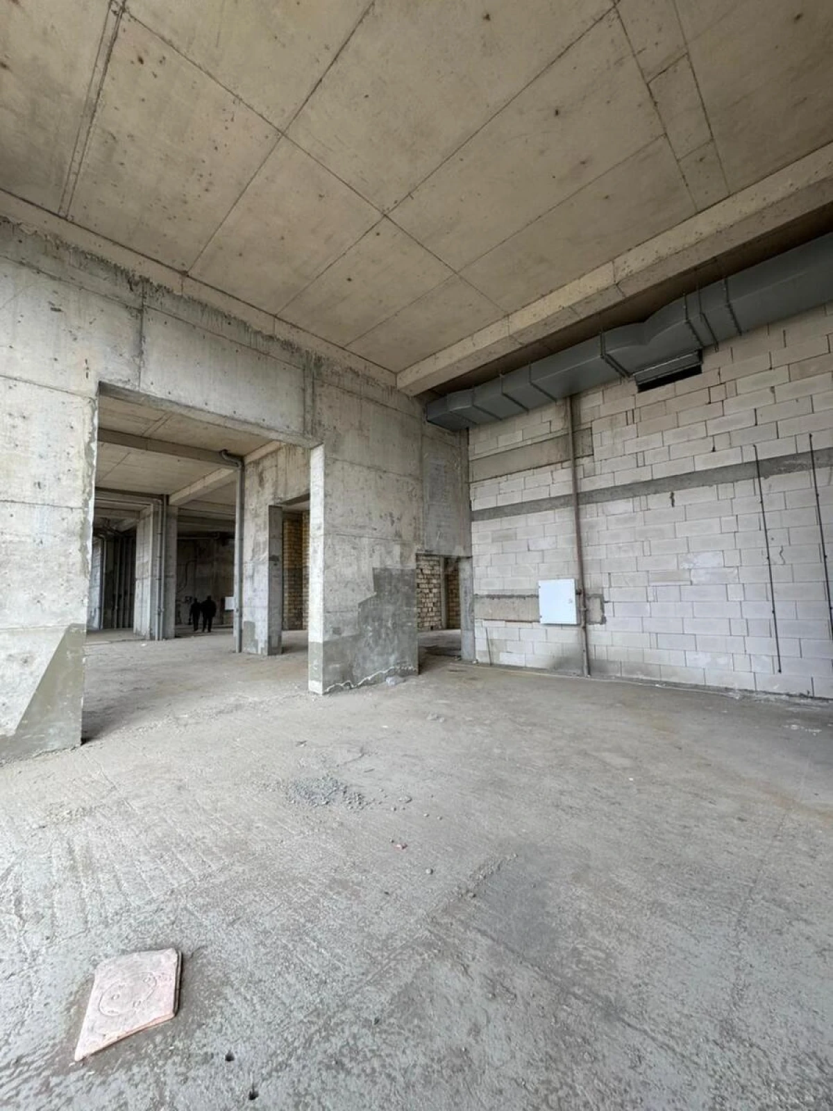 Satılır obyekt 1200 m²