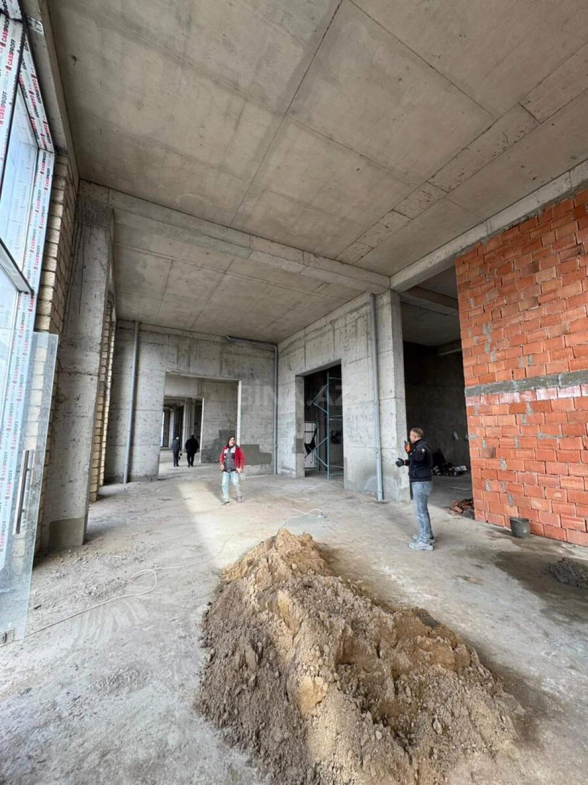 Satılır obyekt 1200 m²