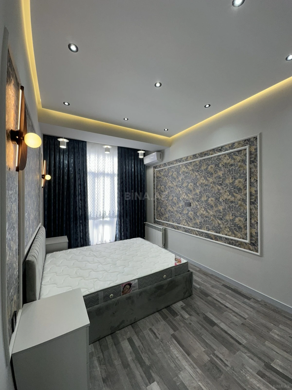 Satılır 4 otaqlı mənzil 131 m²