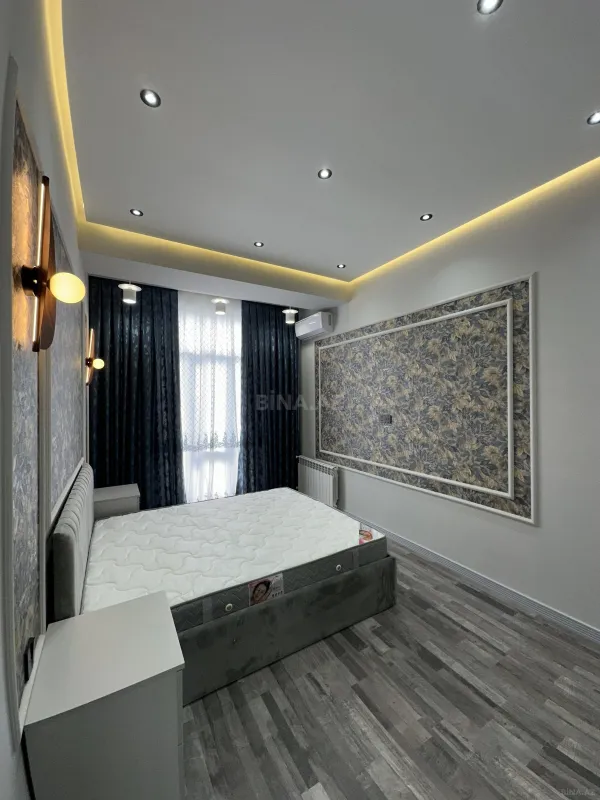 Satılır 4 otaqlı mənzil 131 m²