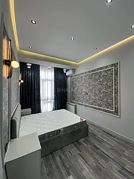 Satılır 4 otaqlı mənzil 131 m²