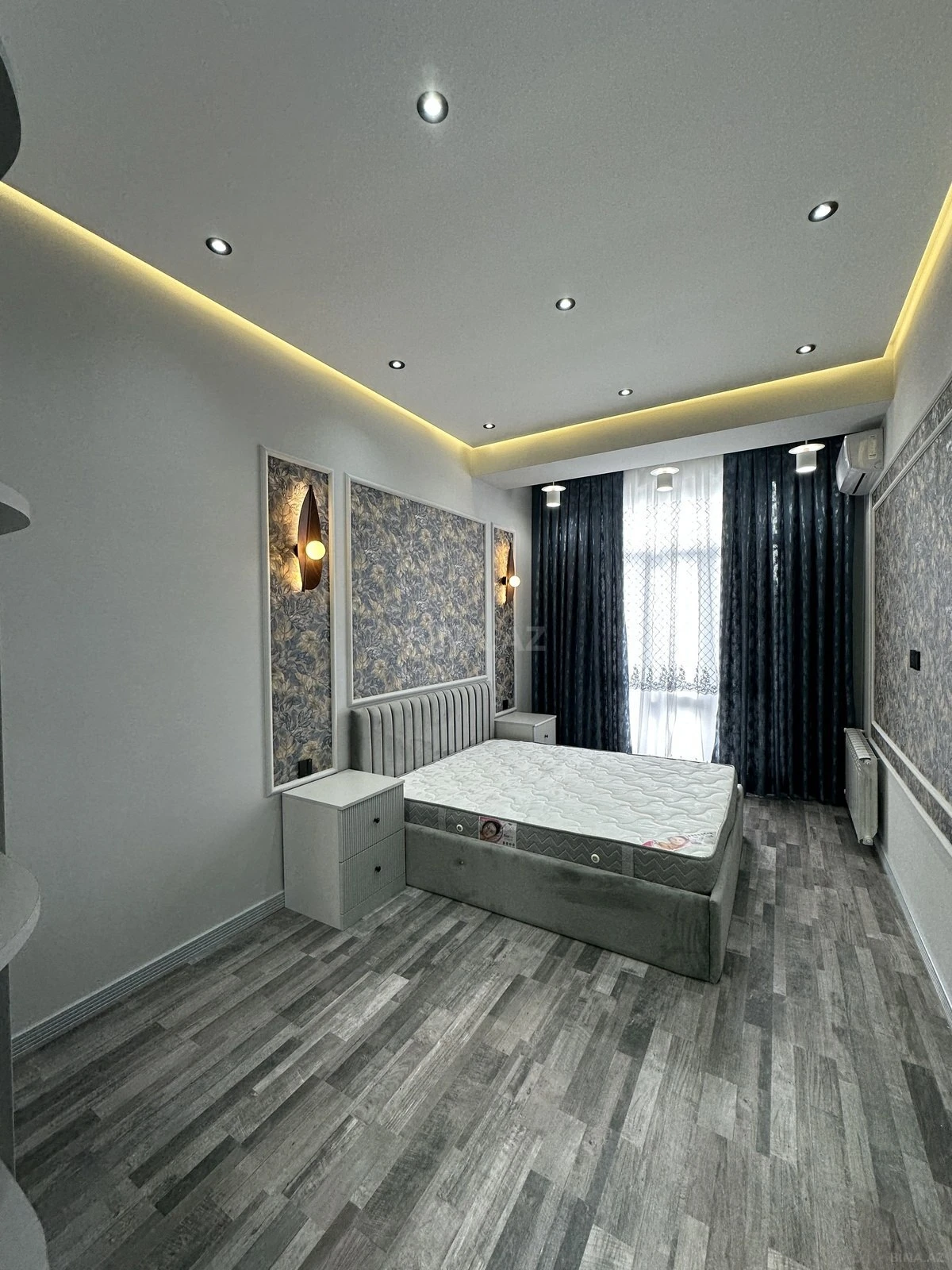 Satılır 4 otaqlı mənzil 131 m²