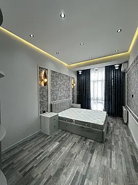 Satılır 4 otaqlı mənzil 131 m²