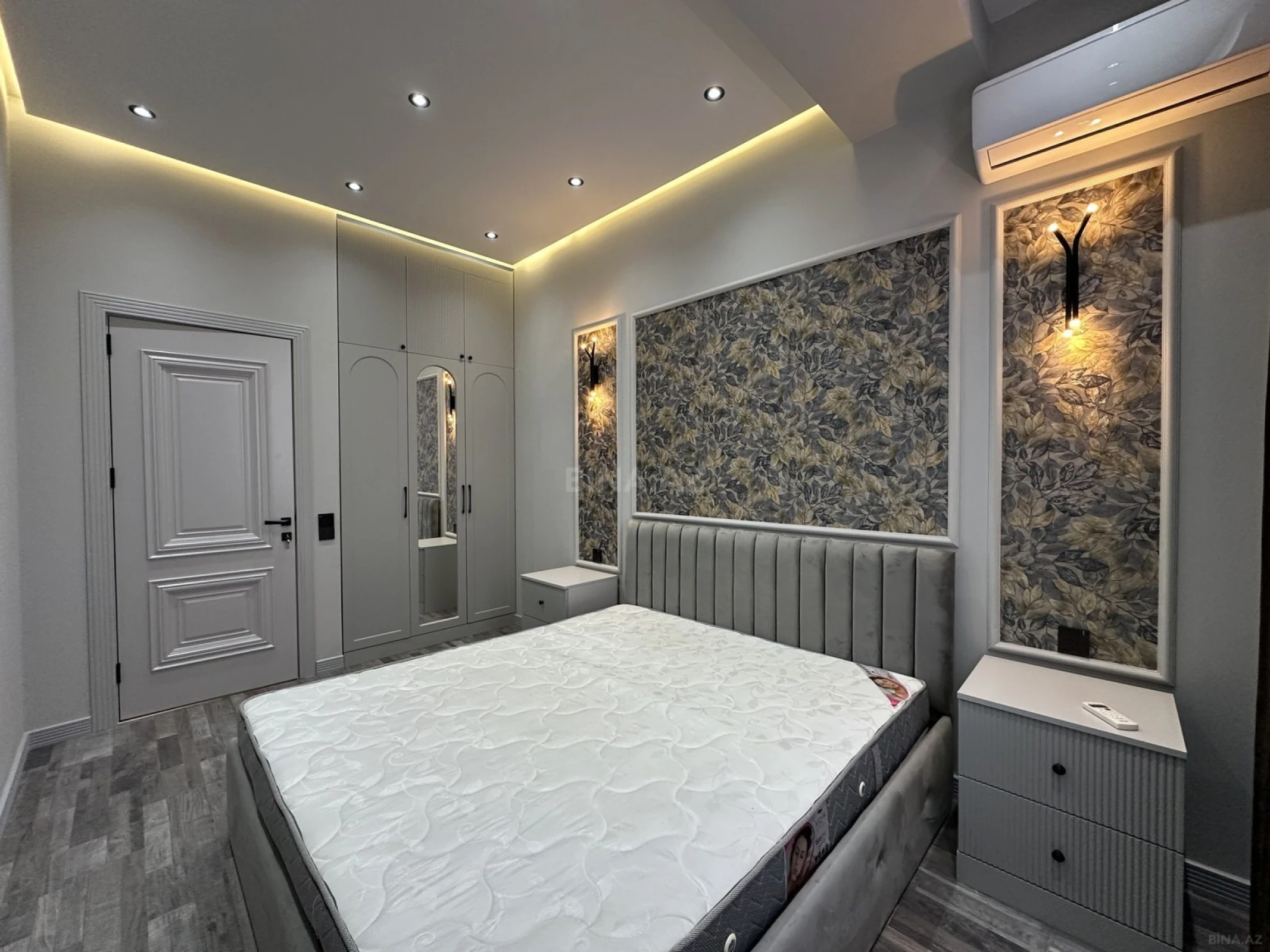 Satılır 4 otaqlı mənzil 131 m²