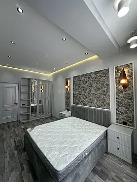 Satılır 4 otaqlı mənzil 131 m²