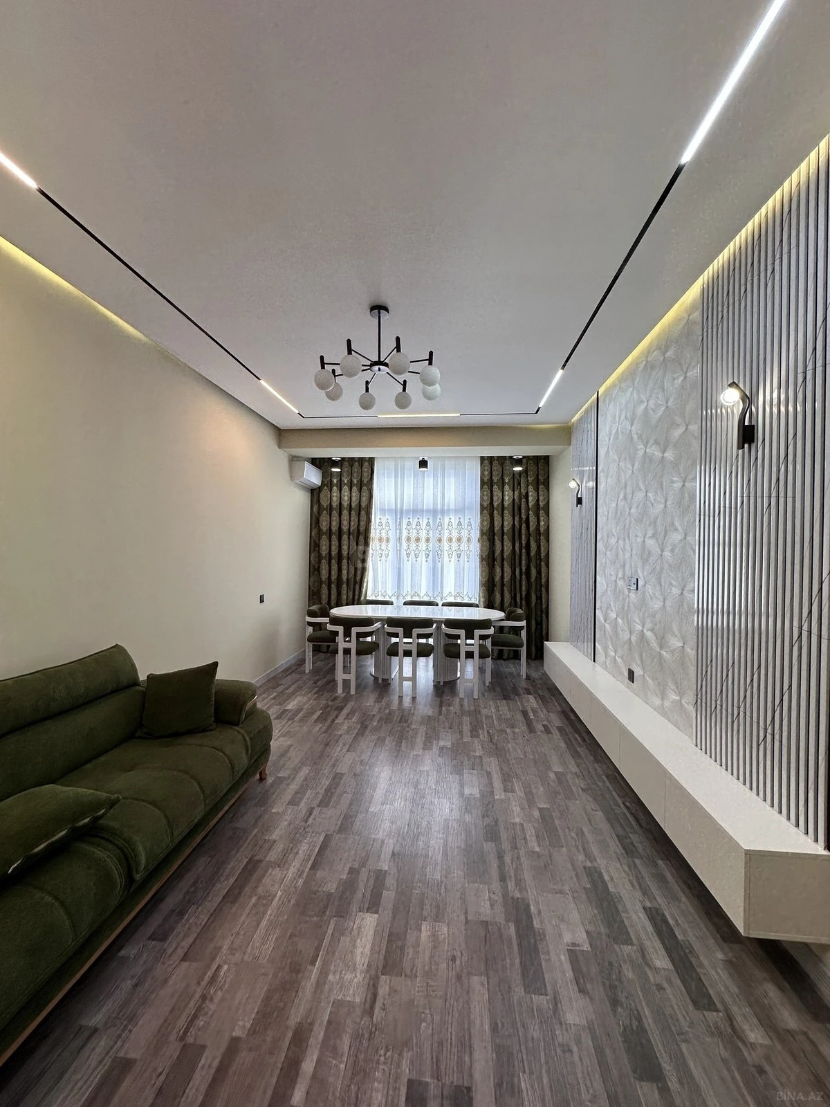 Satılır 4 otaqlı mənzil 131 m²