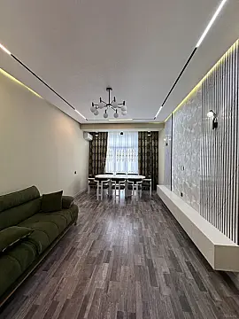 Satılır 4 otaqlı mənzil 131 m²