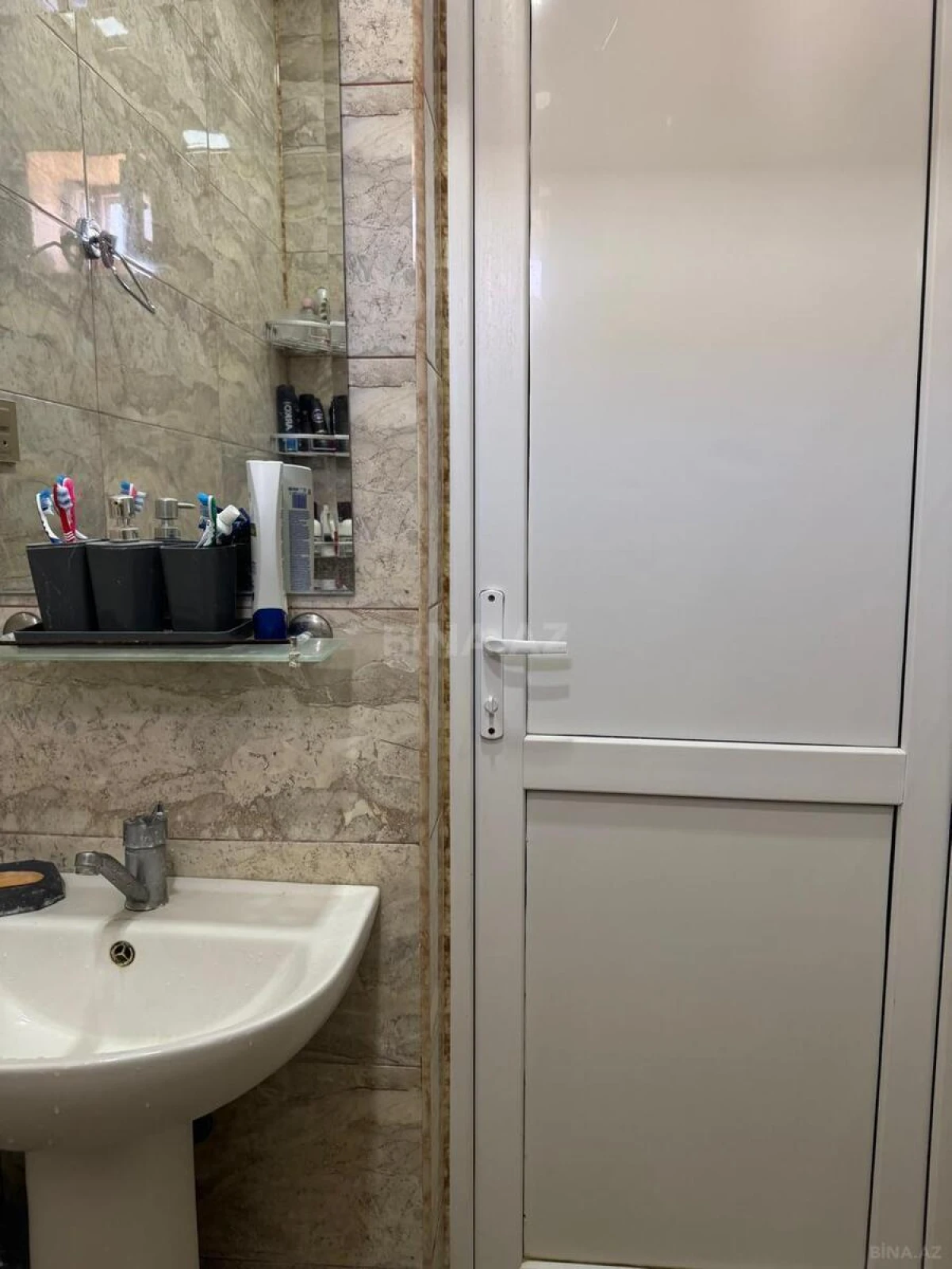 Satılır 7 otaqlı həyət evi 250 m²