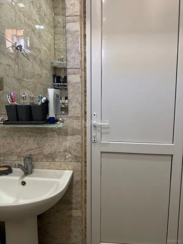 Satılır 7 otaqlı həyət evi 250 m²