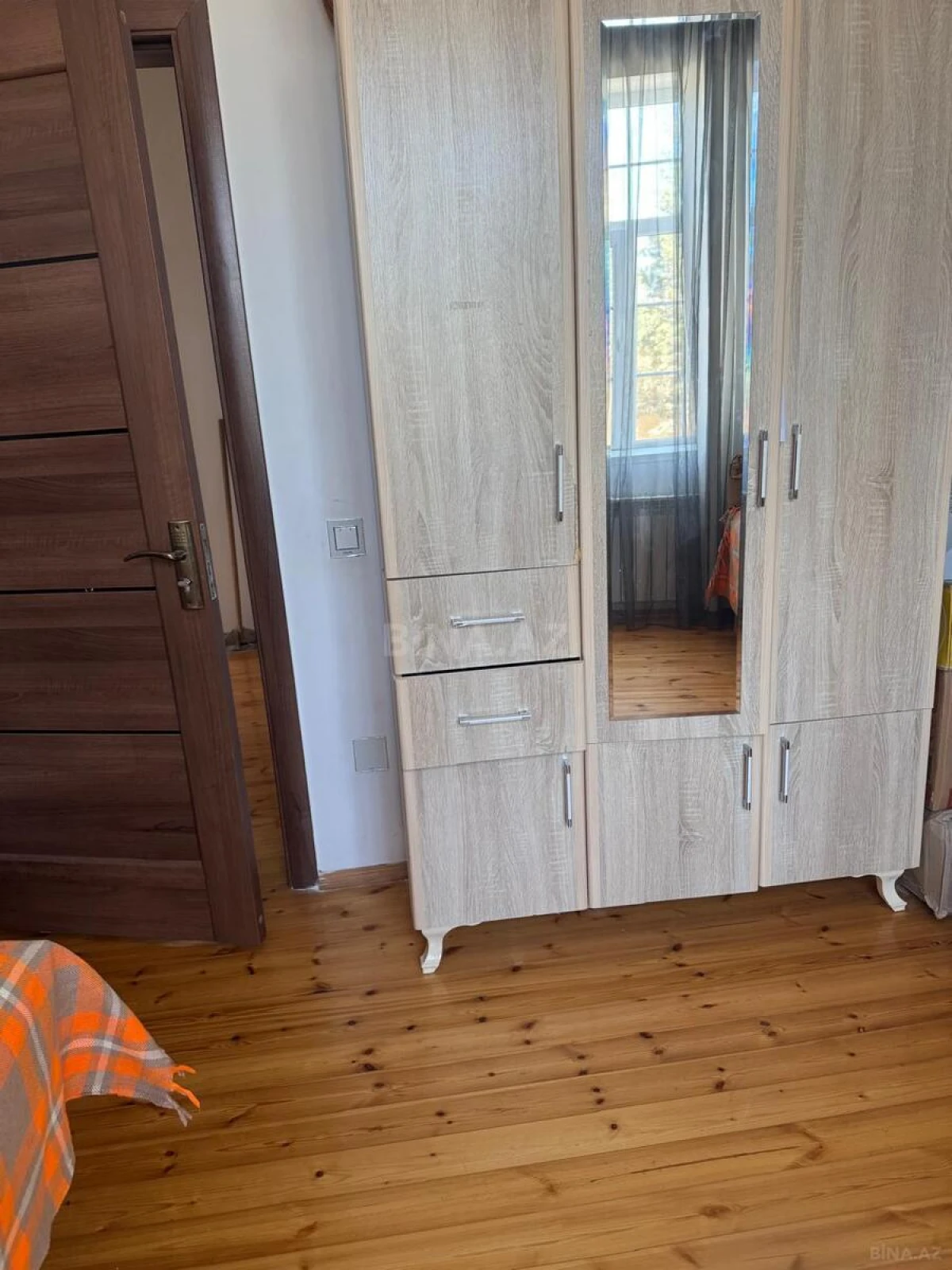 Satılır 7 otaqlı həyət evi 250 m²