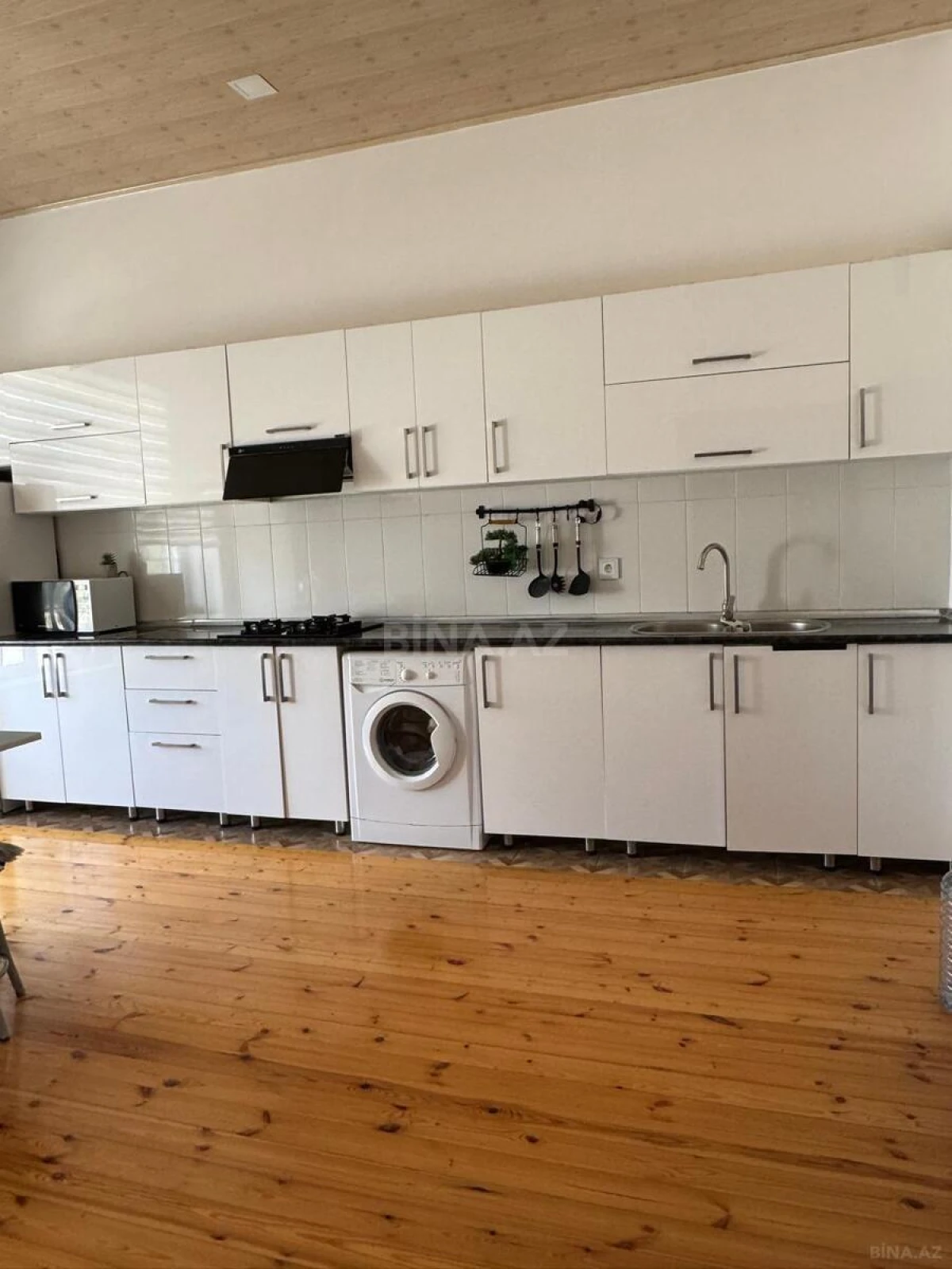 Satılır 7 otaqlı həyət evi 250 m²