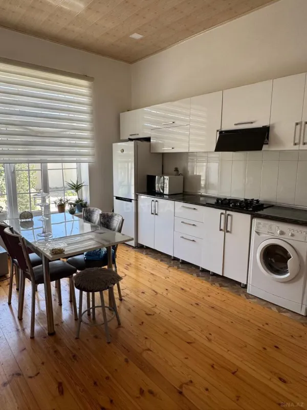 Satılır 7 otaqlı həyət evi 250 m²